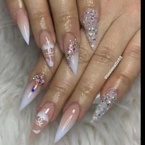 Press on nails